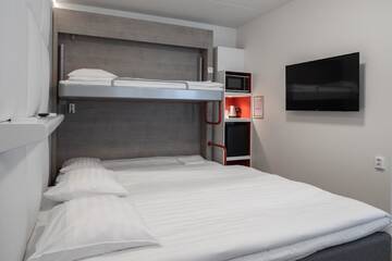 Фото номера Семейный номер Отель Omena Hotel Vaasa Espen г. Вааса 21