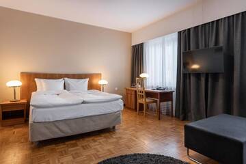 Фото номера Четырехместный номер Отель Original Sokos Hotel Royal Vaasa г. Вааса 6