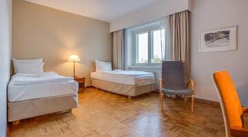 Фото номера Двухместный номер с 2 отдельными кроватями Отель Original Sokos Hotel Royal Vaasa г. Вааса 3