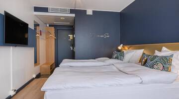 Фото номера Двухместный номер с 2 отдельными кроватями Отель Original Sokos Hotel Royal Vaasa г. Вааса 4