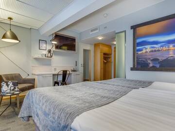 Фото номера Трехместный номер Отель Original Sokos Hotel Vaakuna Vaasa г. Вааса 4