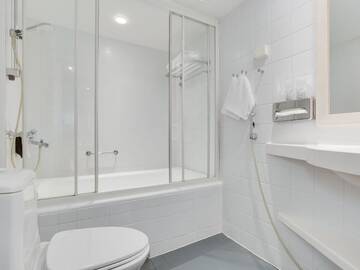 Фото номера Двухместный номер с 2 отдельными кроватями Отель Original Sokos Hotel Vaakuna Vaasa г. Вааса 22