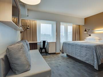 Фото номера Трехместный номер Отель Original Sokos Hotel Vaakuna Vaasa г. Вааса 6