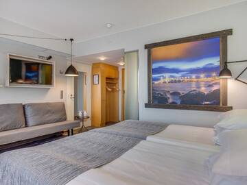 Фото номера Трехместный номер Отель Original Sokos Hotel Vaakuna Vaasa г. Вааса 8